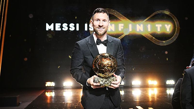 Messi tại lễ trao giải Quả bóng vàng lần thứ 8