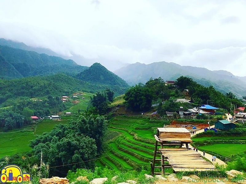 Cổng Trời di Sapa saat matahari terbenam