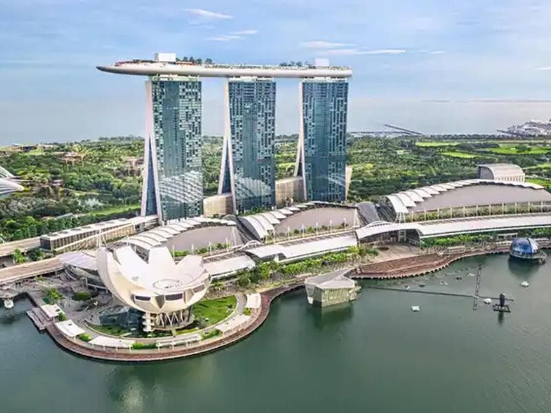 Gambar Marina Bay, ikon kemakmuran Singapore.