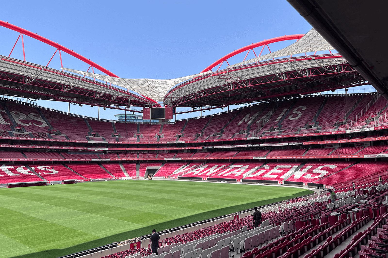 Hình ảnh Estadio da Luz, sân vận động lớn nhất Bồ Đào Nha, là điểm đến trong chuyến tham quan của SL Benfica.