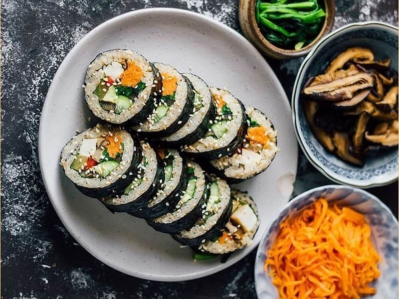 Kimbap, salah satu makanan khas Korea Selatan.