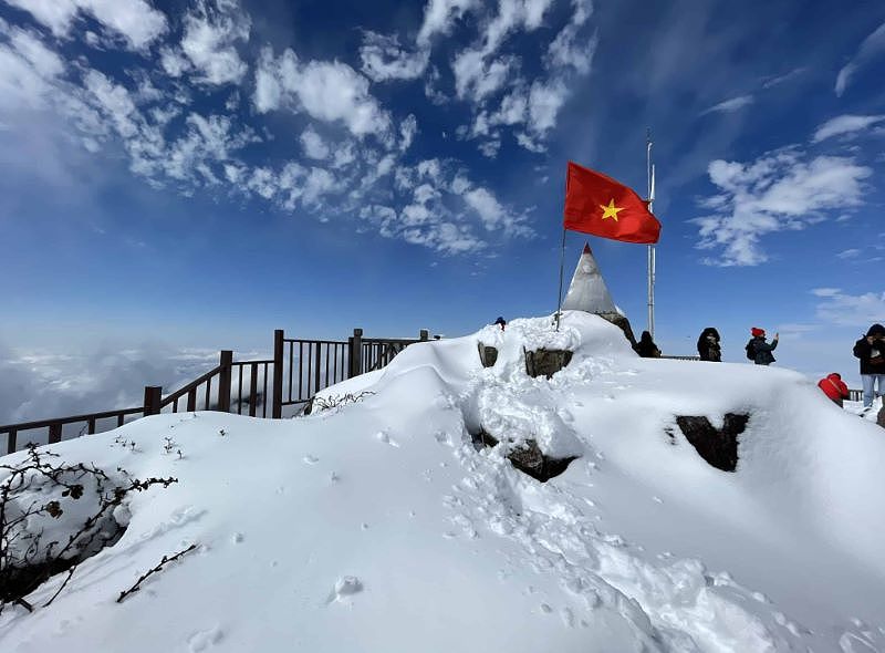 Mendaki puncak Fansipan 'Atap Indochina'