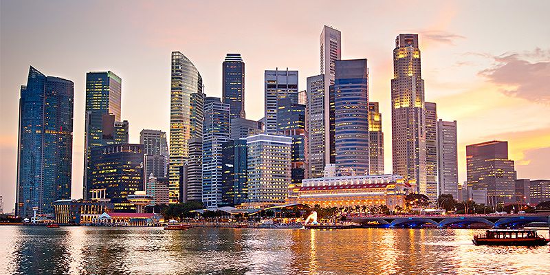 Khí hậu Singapore với thời tiết nóng ẩm quanh năm.